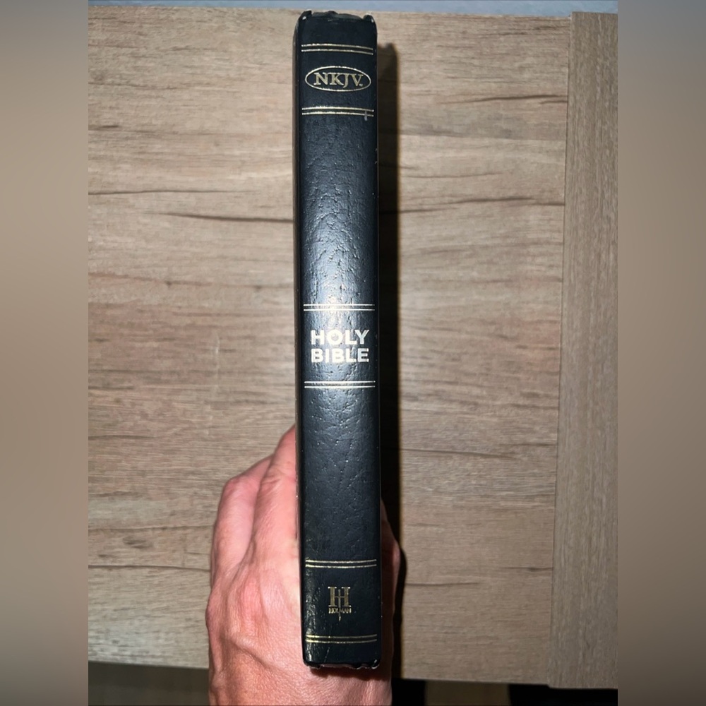 The Holy Bible: King James Version Gift Print Compact Black Bonded Leather